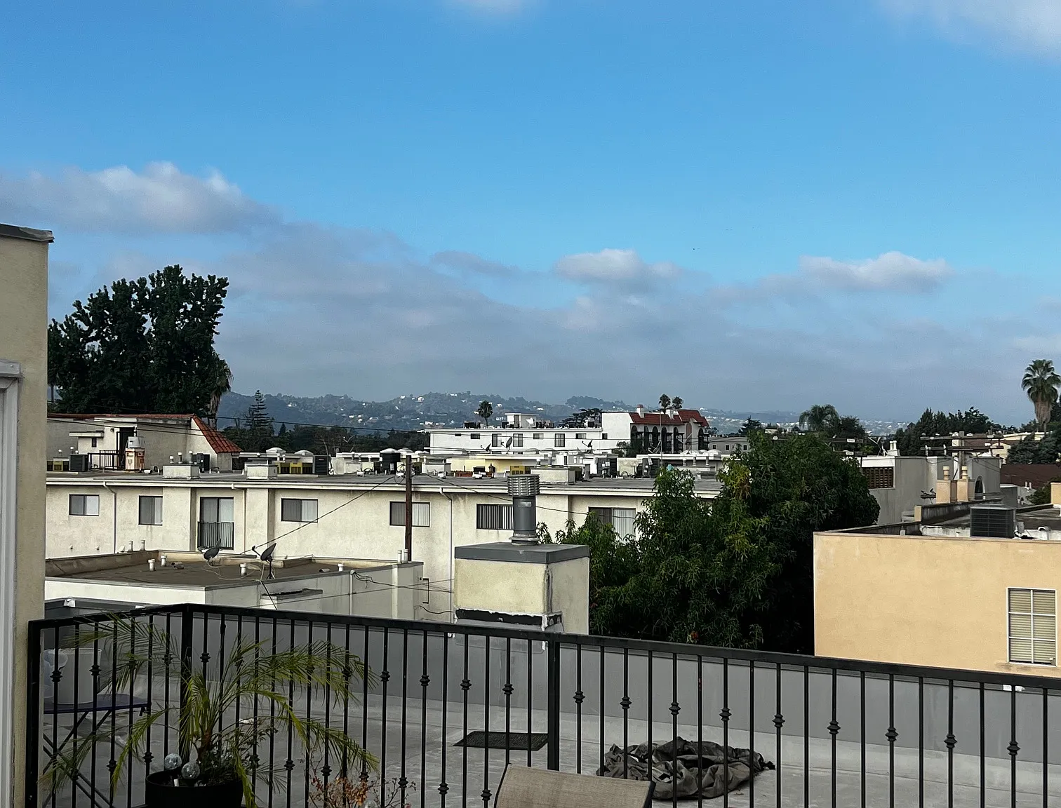2 bed, 2.5 bath, 1100 sqft, $3,500 — Photo 4