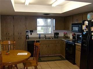 4th image of 675 16th Ave