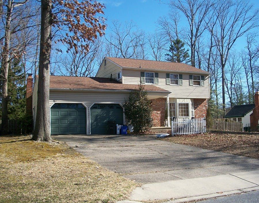 1st image of 44 Bridge Dr