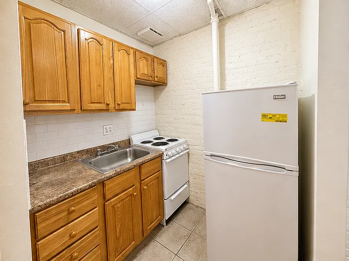 344 East 61st Street — Photo 3