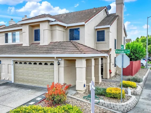 832 Vassar Drive, Vacaville, CA 95687