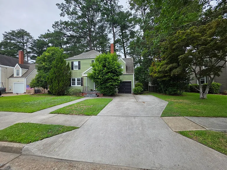 208 Regent Rd — Photo 3