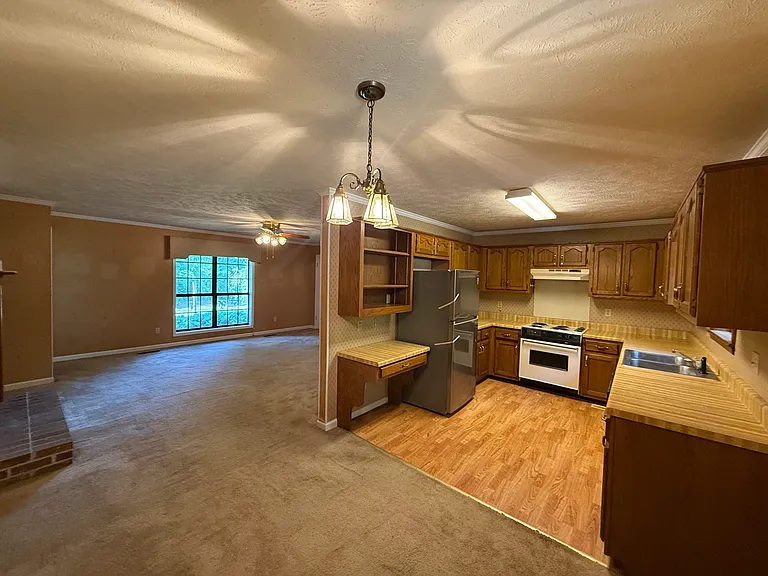 102 Hickory Hill Dr #B — Photo 9