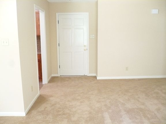 2nd image of 2402 Meadowbrook Dr