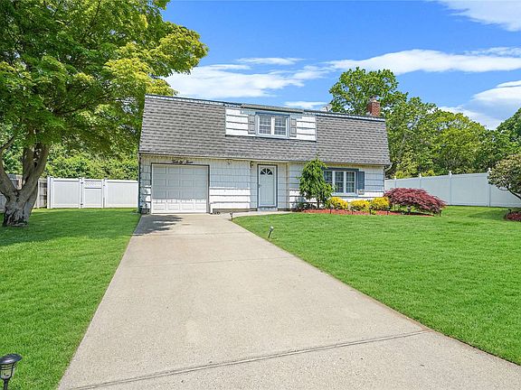 2nd image of 23 Huxley Ln
