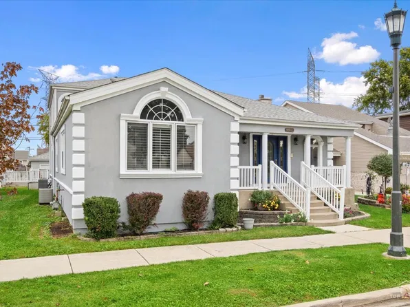 6613 Conrad Ave, Hodgkins, IL 60525