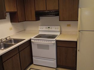 415 Franklin St APT 1, Waukegan, IL 60085