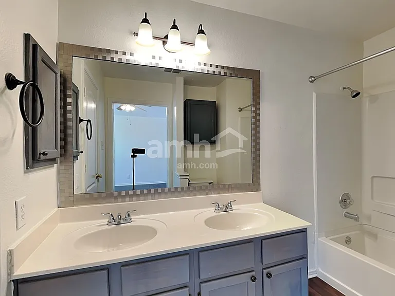 6702 Sandy Point Dr — Photo 14