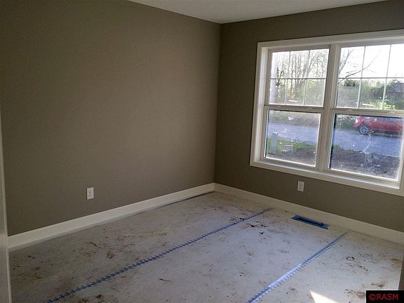 5th image of 1013 Sakatah Ct