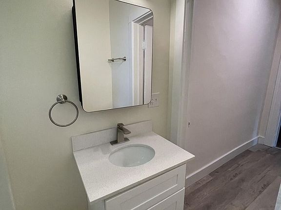 3rd image of 519 E 8th St