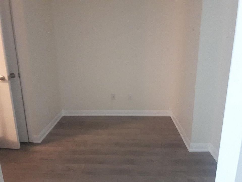 2nd image of 525 Wilson Ave #461