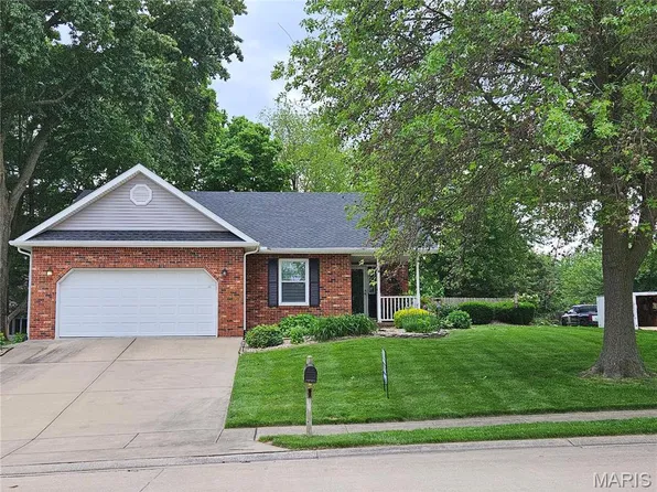 700 Vassar Dr, Edwardsville, IL 62025