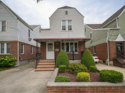 171-41 Courtney Avenue, Flushing, NY, 11358