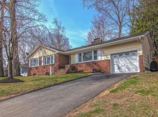 104 Marne Rd, Hopatcong, NJ 07843