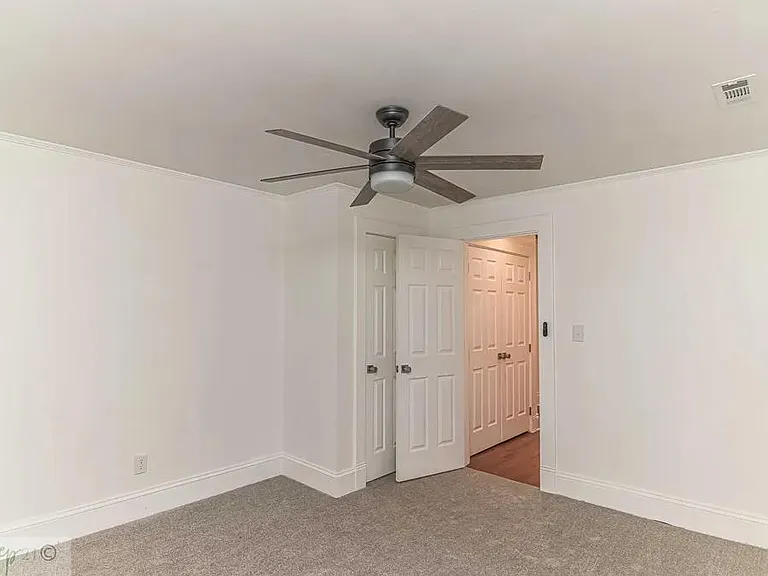 106 Lee St — Photo 3