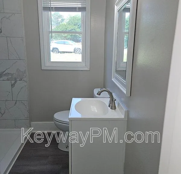 302 Crystal Lake Dr — Photo 8