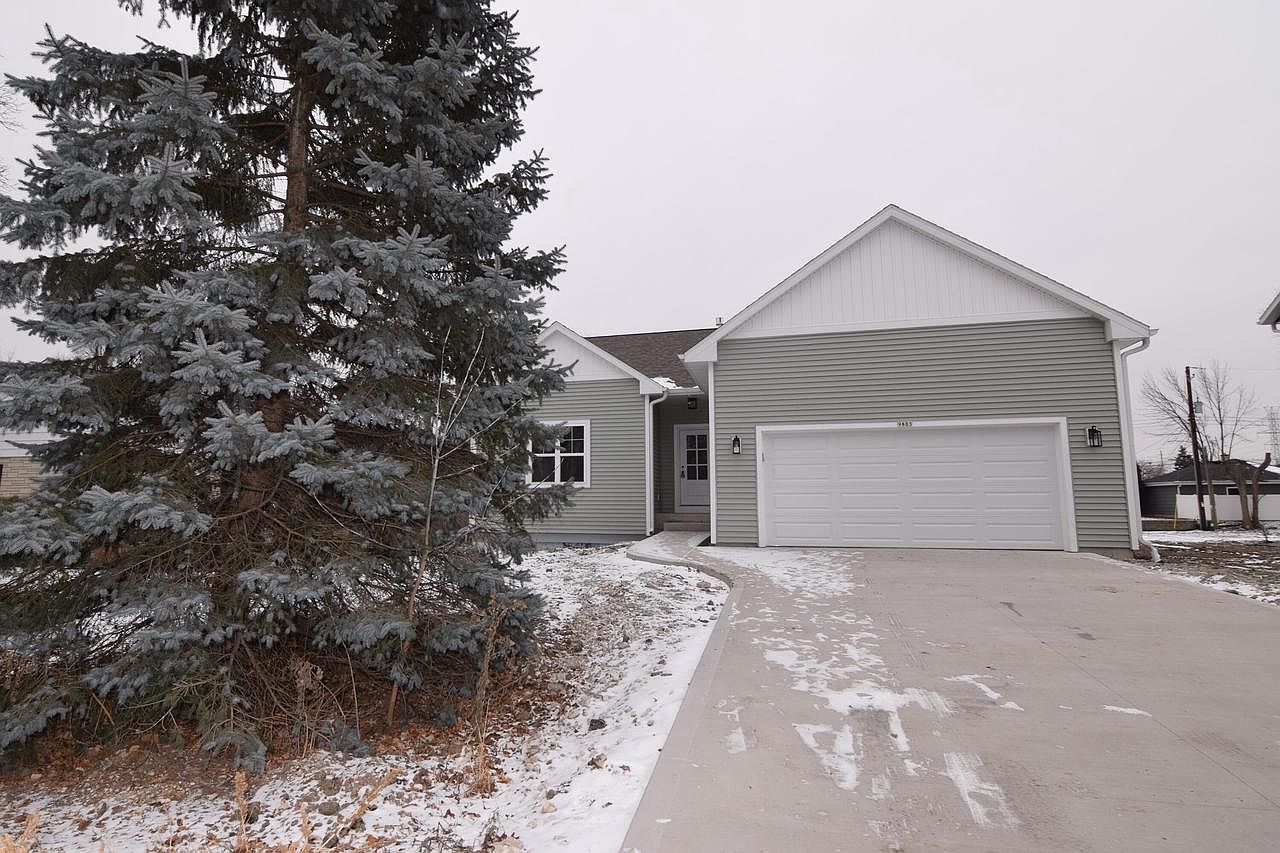 9803 West Dakota St, Milwaukee, WI 53227 | Zillow