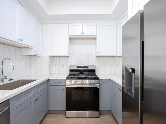 3rd image of 1317 S Westgate Ave #C6972f588