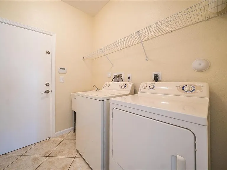 10941 Bitternut Hickory Ln — Photo 17