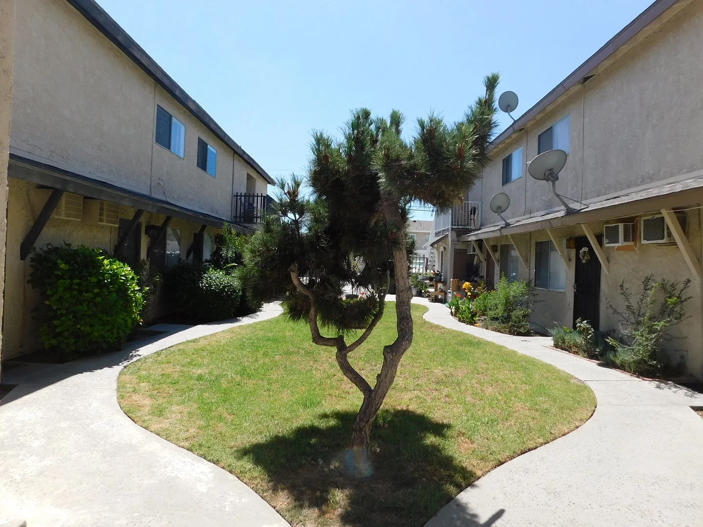 HOW4222 — Photo 2