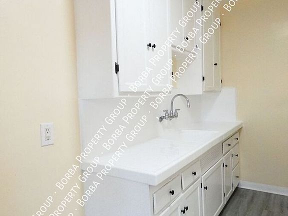 3rd image of 1947 Locust Ave APT 3
