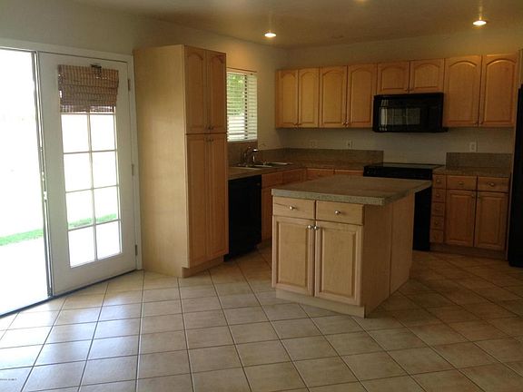 4th image of 8225 E Palm Ln