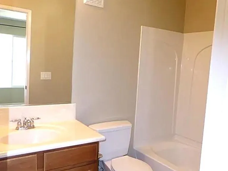472 Almond Rd — Photo 10