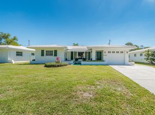 9227 143rd St, Seminole, FL 33776