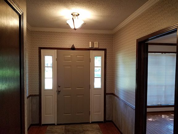 2nd image of 2759 Oxford Pl