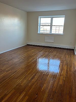 2nd image of 220 Trantor Pl APT 3D