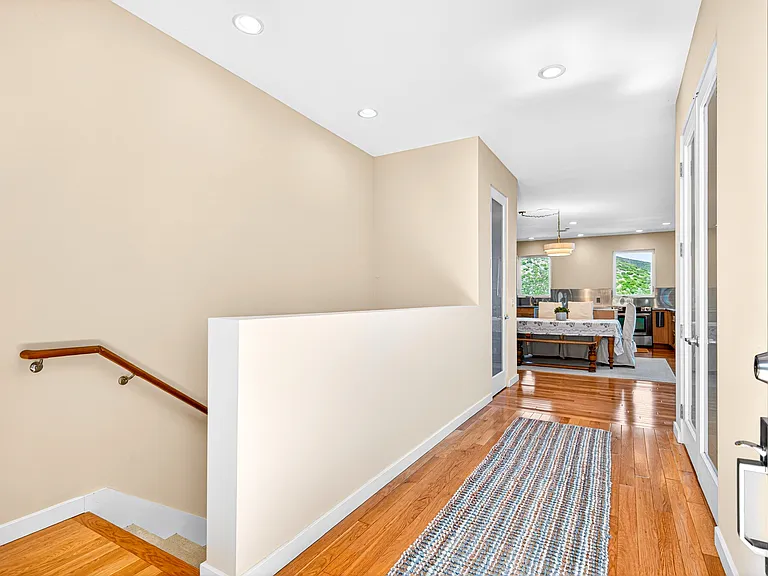 4302 Ocean View Dr — Photo 42