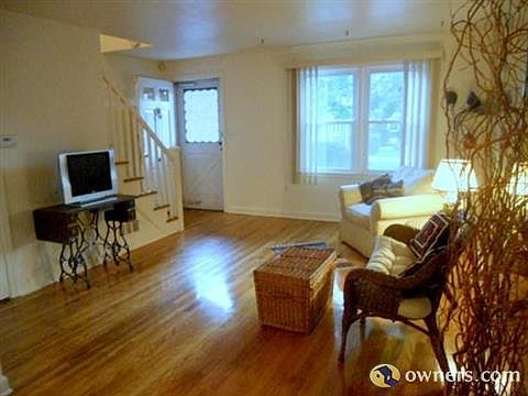 First floor, facing west, front entarence