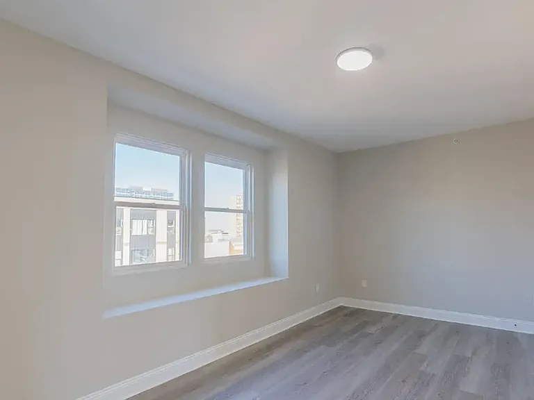 1514 W Girard Ave — Photo 5