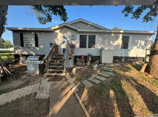 6027 Sutherland Springs Rd, Seguin, TX 78155