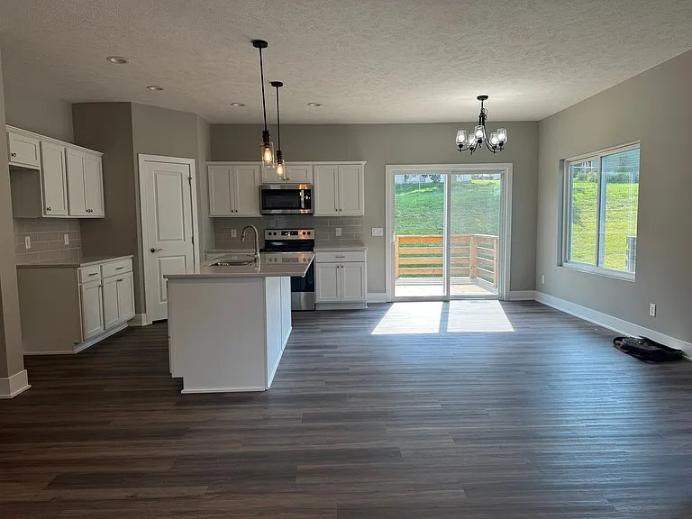 302 N Allen St — Photo 7