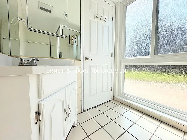 11381 Foster Rd — Photo 24