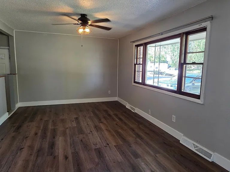904 Coolidge St — Photo 4