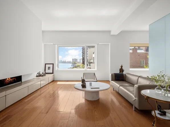 455 East 51st Street 5F image 1 of 19