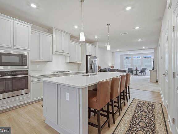 3rd image of 303 Southgate Rd