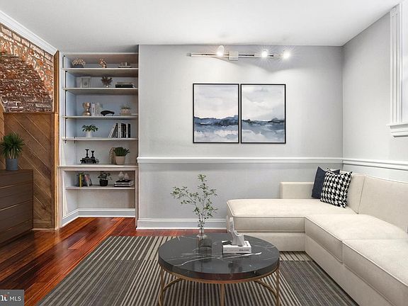 5th image of 918 Spruce St APT 2