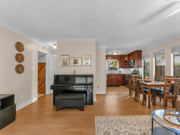 6717 141st St, Surrey, BC V3W 6X2
