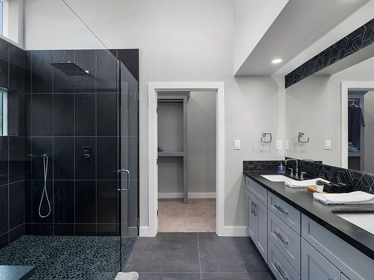 8946 E Gray Rd — Photo 13