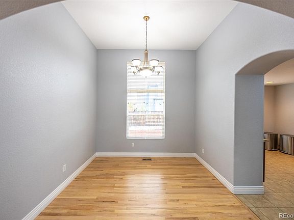 4th image of 9909 Vine Street