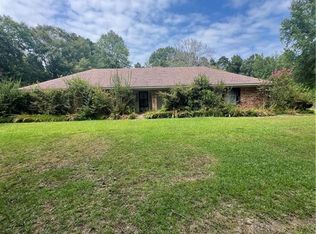 5627 Pinekraft Dr, Pineville, LA 71360
