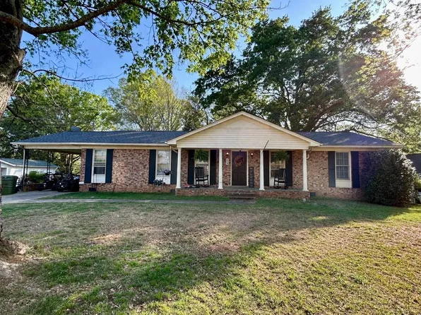 120 Robinhood Dr, Gaffney, SC 29340