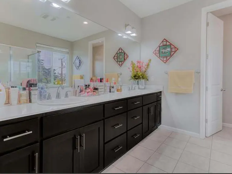 11 Belle Harbor Cir — Photo 18