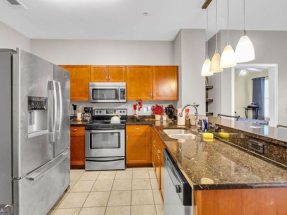 5th image of 870 Mayson Turner Rd NW Unit 1321