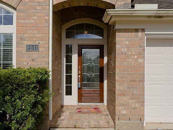 4th image of 2511 Cezanne Cir