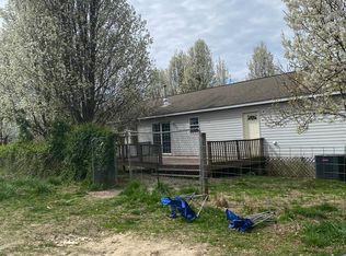 543 Dry Bridge Rd, Farmville, VA 23901