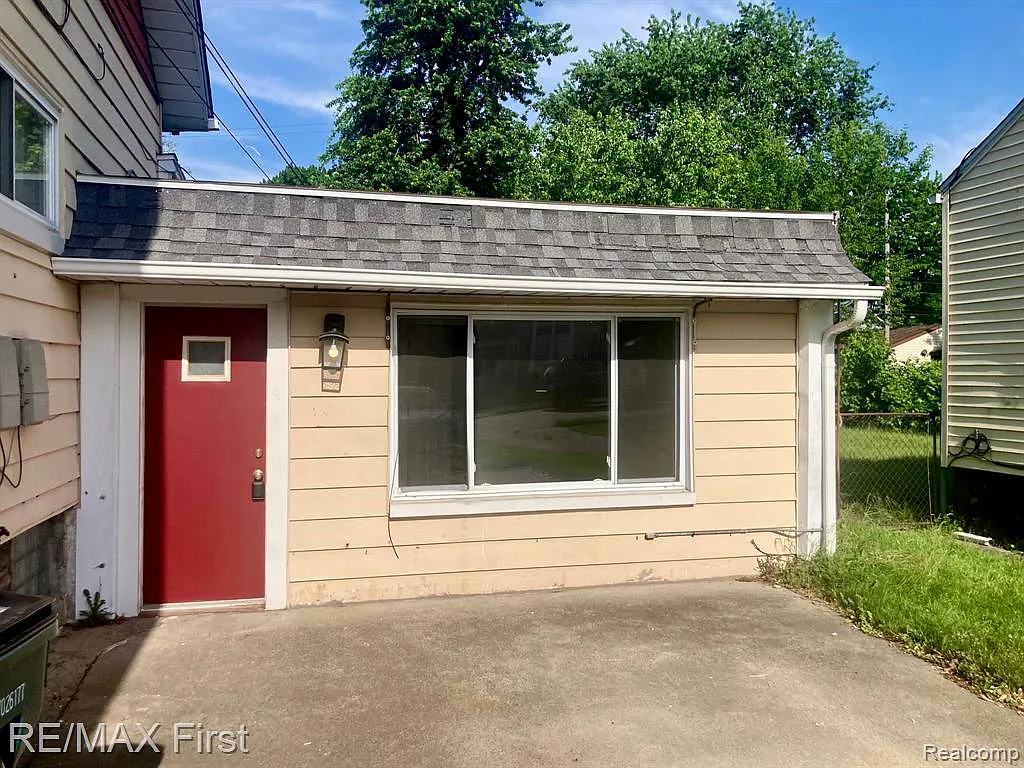 1 bed, 1.0 bath, 400 sqft, $600 — Photo 1